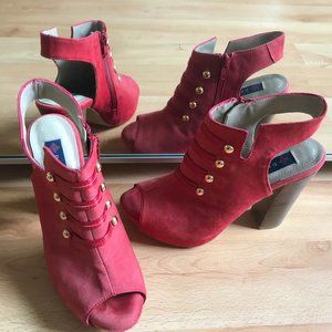 Leather sandals, red, size 6.5